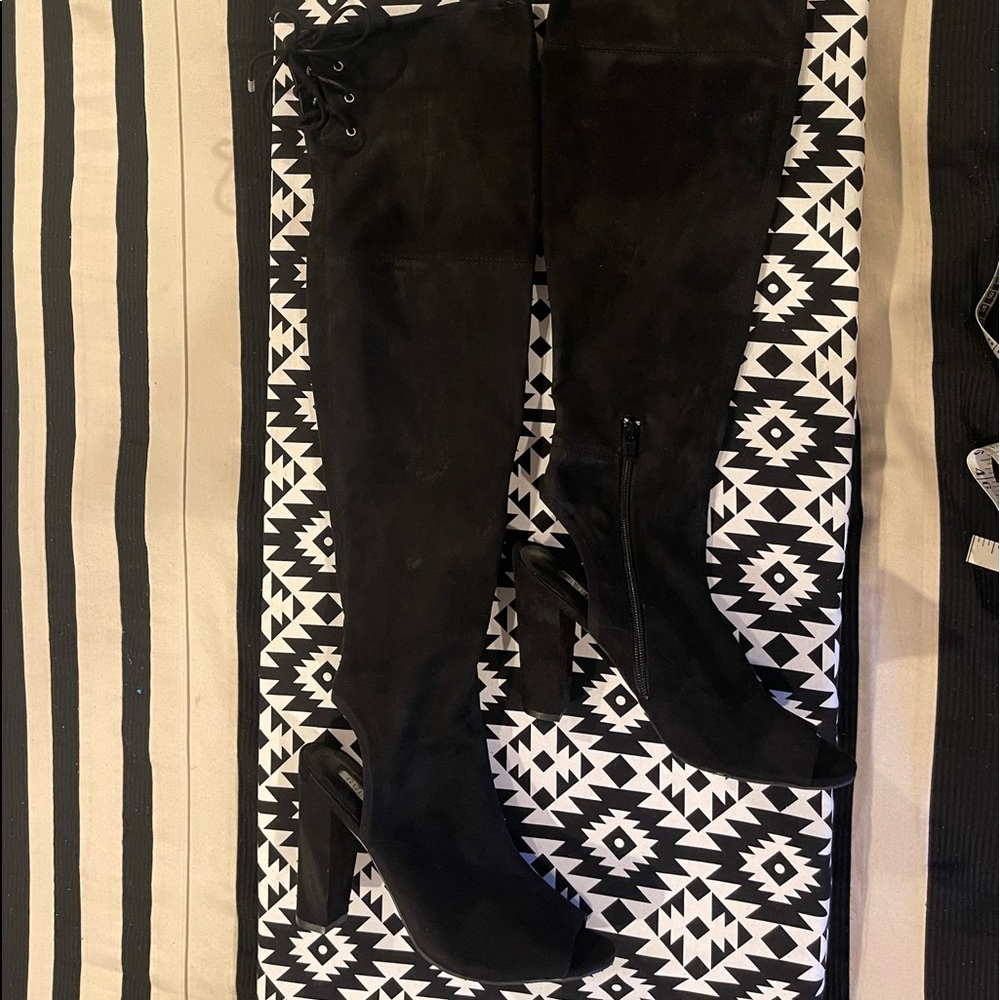 Guess knee boots